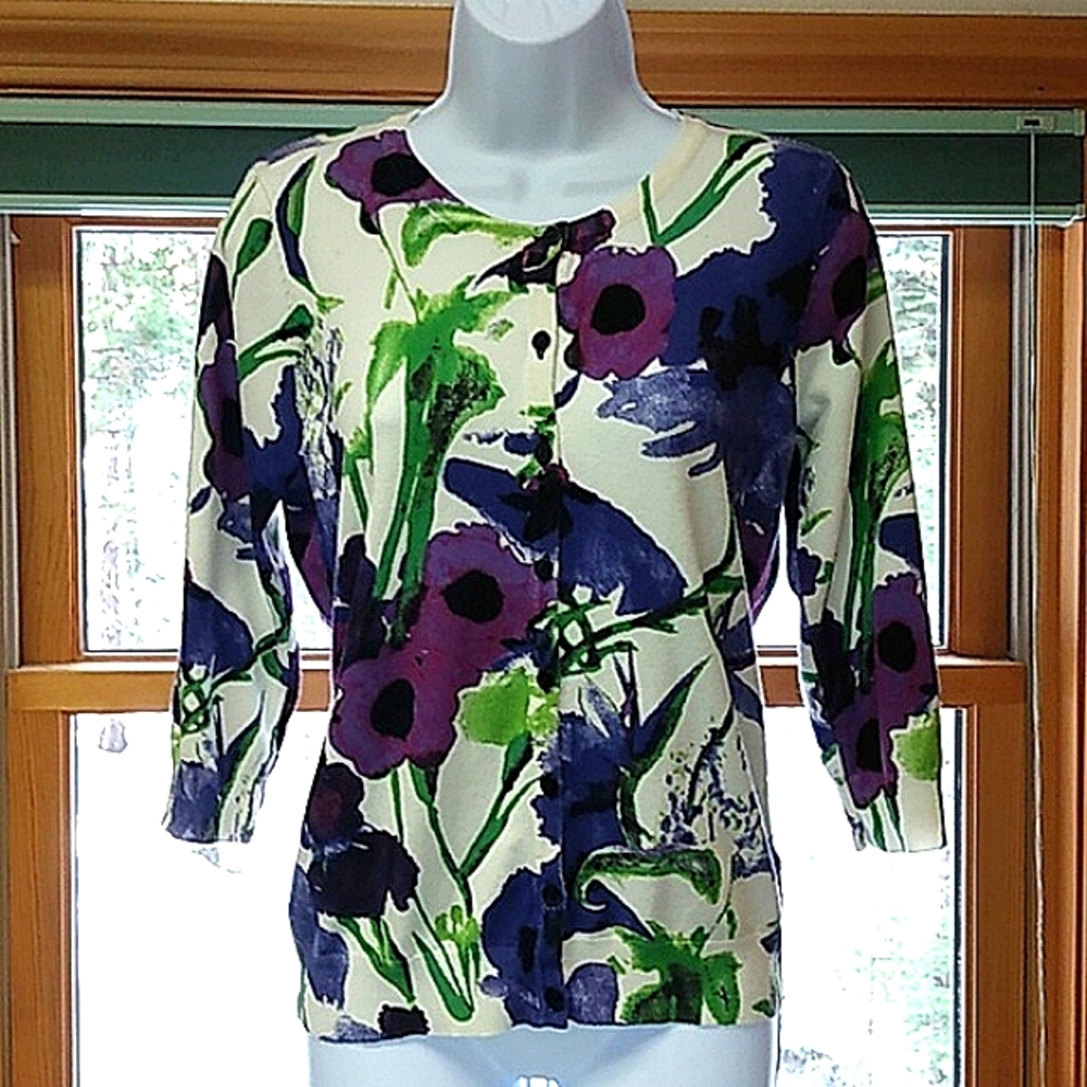 Floral NWOT Joseph A lightweight knit sweater, PM. Purples, green, white.